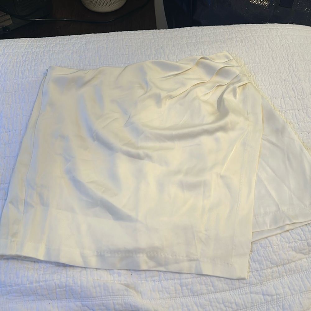 Abercrombie & fitch satin skort